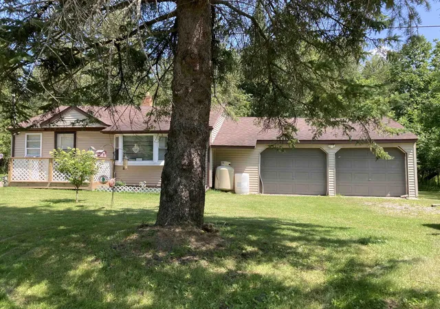 Photo 3 of Single family home for sale at 3408 Mckellar Rd, Rose City, MI 48654 | MLS# 77080071498 | Listing updated on 2026-07-27