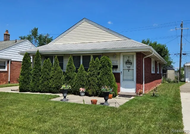 Photo 1 of Sale Pending at 18159 Matthews St, Riverview, MI 48193 | MLS# 20261057844 | Listing updated on 2026-08-27