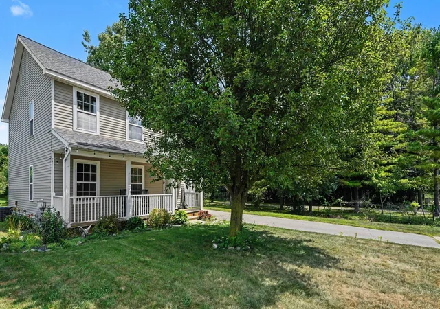 Photo 3 of Single family home for sale at 809 Brower Rd, Fowlerville, MI 48836 | MLS# 81026038489 | Listing updated on 2026-10-06