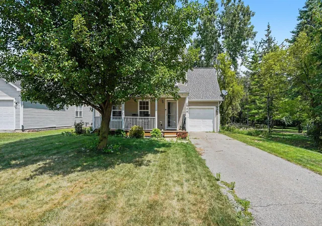 Photo 3 of Single family home for sale at 809 Brower Rd, Fowlerville, MI 48836 | MLS# 81026038489 | Listing updated on 2026-10-06