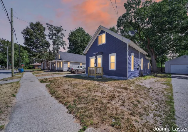 Photo 2 of Single family home for sale at 3008 6th Street, Muskegon, MI 49444 | MLS# 71026038496 | Listing updated on 2026-07-29