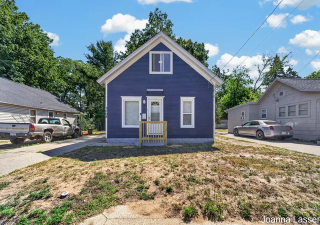 Photo 4 of Single family home for sale at 3008 6th Street, Muskegon, MI 49444 | MLS# 71026038496 | Listing updated on 2026-07-29