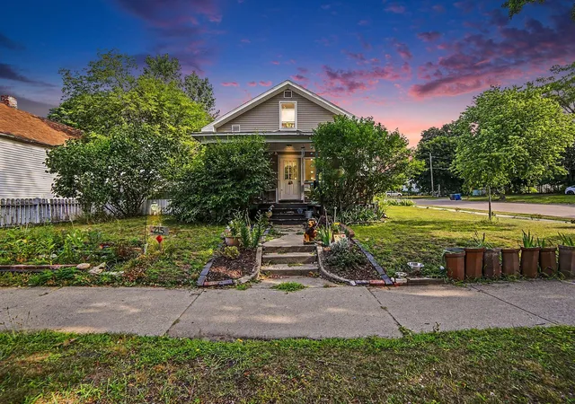 Photo 1 of Single family home for sale at 215 E Melendy St, Ludington, MI 49431 | MLS# 67026038497 | Listing updated on 2026-09-02
