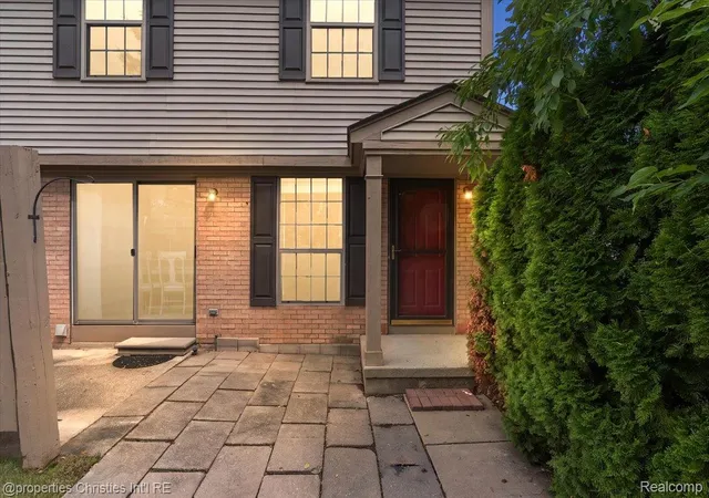 Condo for sale at 3173 Hidden Ridge Dr, Waterford, MI 48328 | MLS# 20261057855