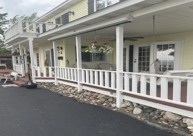 Photo 3 of Single family home for sale at 8949 Lakeshore Rd, Lexington, MI 48450 | MLS# 58050216202 | Listing updated on 2026-08-27