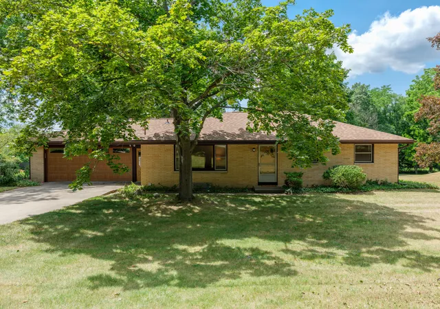 Photo 1 of Sale Pending at 9169 N Riverview Dr, Kalamazoo, MI 49004 | MLS# 66026038507 | Listing updated on 2026-08-21