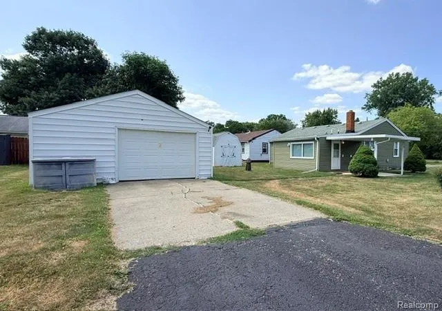 29th image of 6212 Roberta St, Burton, MI 48509 | MLS# 20261057867