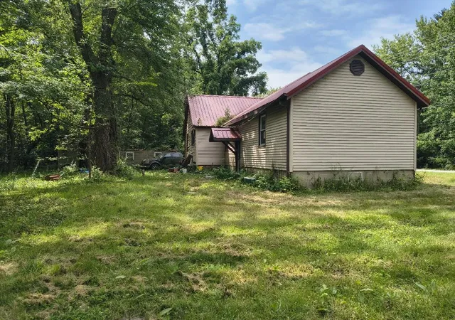Photo 3 of Single family home for sale at 346 E 900 North, La Porte, IN 46350 | MLS# 69026038518 | Listing updated on 2026-07-25