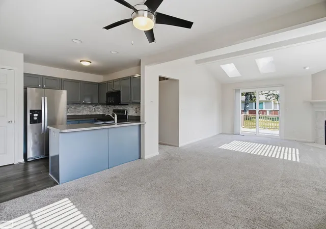 Listing Photo 3 - Condo for sale in building located at 18607 Valleybrook Ln, Clinton Township, MI 48038