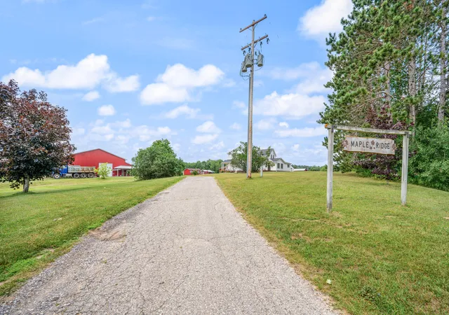 Photo 4 of Single family home for sale at 22865 20 Mile Rd, Tustin, MI 49688 | MLS# 72026038522 | Listing updated on 2026-09-11