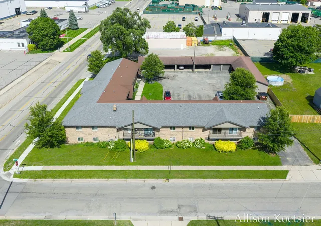 3rd image of 1720 Porter St Sw, Wyoming, MI 49519 | MLS# 65026038523