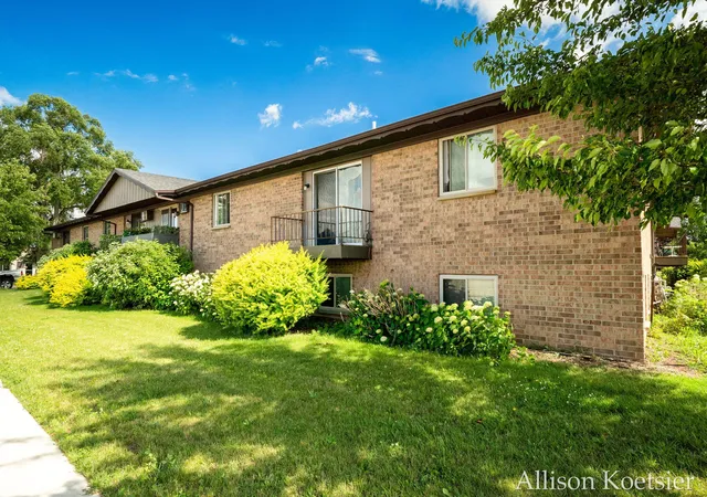5th image of 1720 Porter St Sw, Wyoming, MI 49519 | MLS# 65026038523