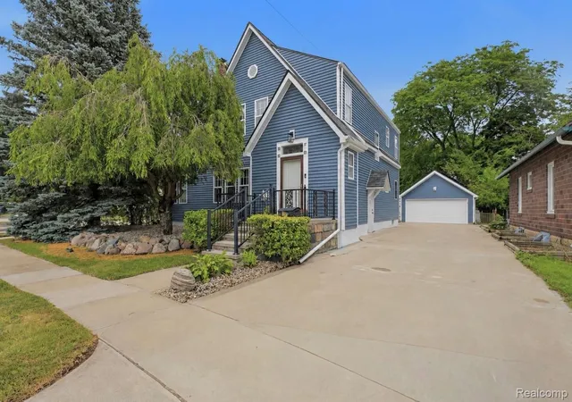 2nd image of 520 N Lapeer St, Davison, MI 48423 | MLS# 20261057882