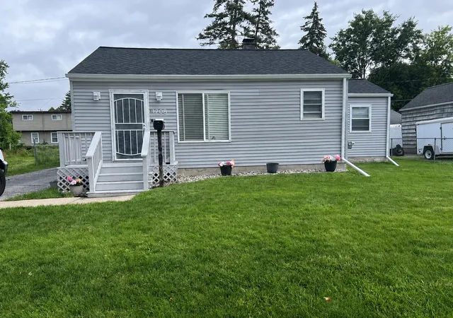 Photo 1 of Single family home for sale at 1708 Division St, Saginaw, MI 48602 | MLS# 81026038530 | Listing updated on 2026-09-08