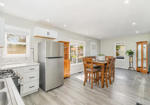 Photo 4 of Single family home for sale at 1708 Division St, Saginaw, MI 48602 | MLS# 81026038530 | Listing updated on 2026-09-08