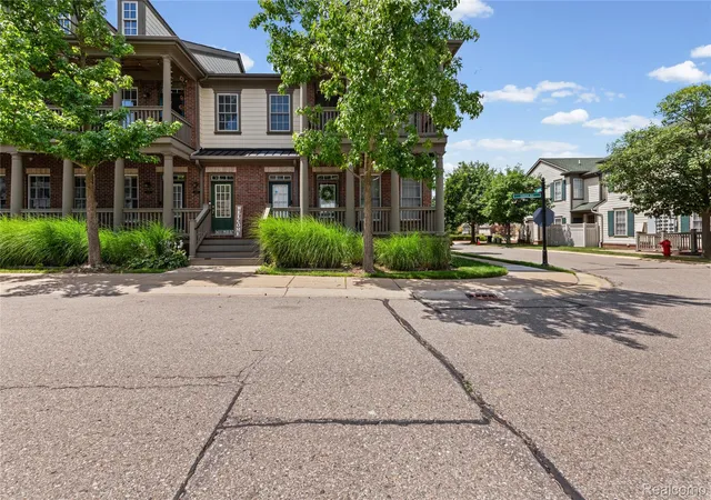 3rd image of 207 Jotham Ave, Auburn Hills, MI 48326 | MLS# 20261057905