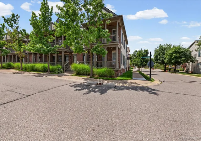 4th image of 207 Jotham Ave, Auburn Hills, MI 48326 | MLS# 20261057905