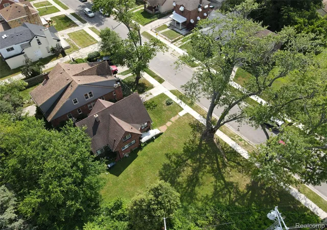 Photo 2 of Single family home for sale at 16174 Kentfield St, Detroit, MI 48219 | MLS# 20261057911 | Listing updated on 2026-07-30