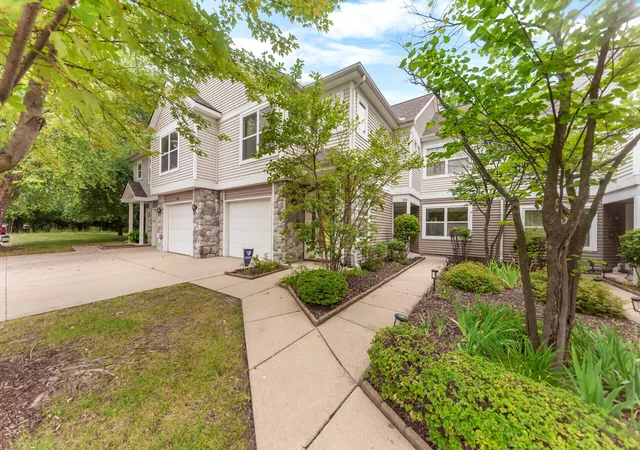 1st image of 516 Boulderstone Ln, Chelsea, MI 48118 | MLS# 81026038536