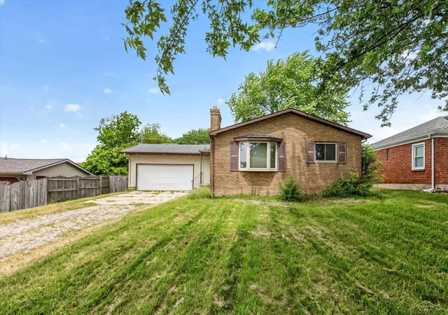 Photo 2 of Single family home for sale at 1556 W Gilford Rd, Caro, MI 48723 | MLS# 61050216222 | Listing updated on 2026-07-26