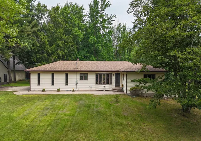 Photo 1 of Single family home for sale at 10170 W Cadillac Rd, Cadillac, MI 49601 | MLS# 78080071514 | Listing updated on 2026-08-31