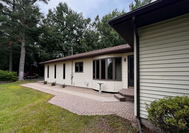 Photo 3 of Single family home for sale at 10170 W Cadillac Rd, Cadillac, MI 49601 | MLS# 78080071514 | Listing updated on 2026-08-31