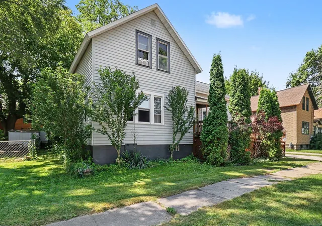 2nd image of 263 10Th St, Manistee, MI 49660 | MLS# 67026038550