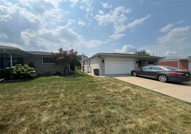 Photo 3 of Single family home for sale at 13502 Moceri Cir, Warren, MI 48088 | MLS# 20261057952 | Listing updated on 2026-08-30