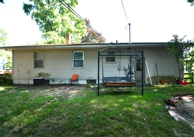 21st image of 233 Hunter Dr, Benton Harbor, MI 49022 | MLS# 69026038555