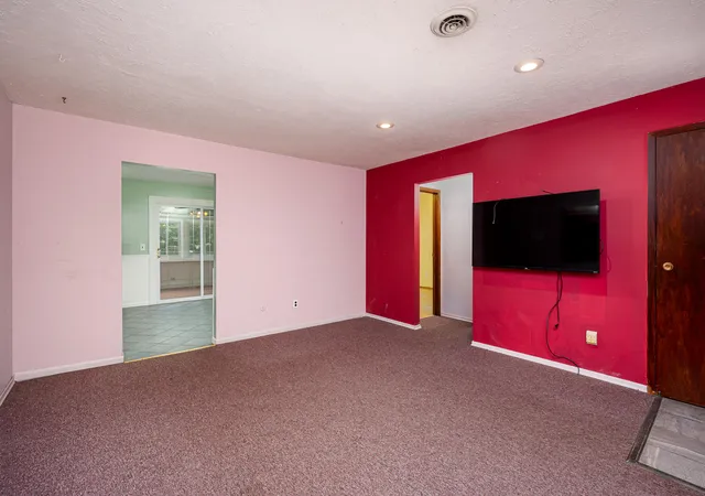 Photo 3 of Single family home for sale at 6272 Earhart Rd, Ann Arbor, MI 48105 | MLS# 81026038564 | Listing updated on 2026-09-01