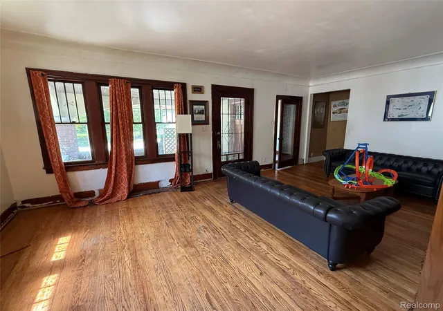 Photo 3 of Single family home for sale at 732 15th Street, Port Huron, MI 48060 | MLS# 20261057967 | Listing updated on 2026-10-03