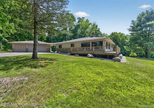 Photo 3 of Single family home for sale at 2456 Chilson Rd, Howell, MI 48843 | MLS# 20261057970 | Listing updated on 2026-10-06