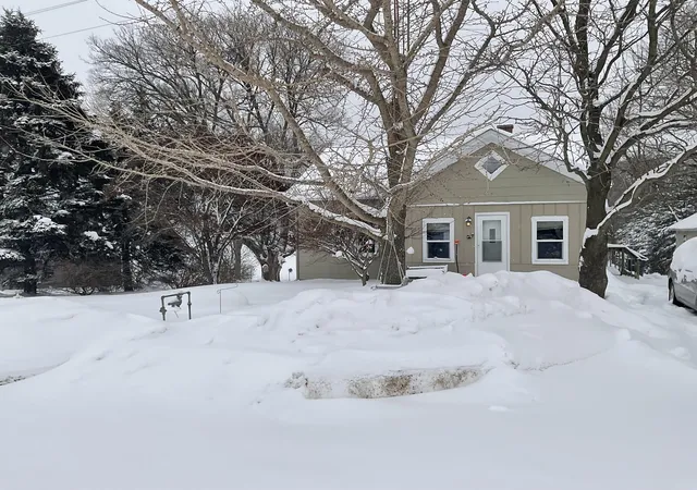Photo 1 of Single family home for sale at 38983 County Rd 215, Bangor, MI 49013 | MLS# 69026038566 | Listing updated on 2026-07-27