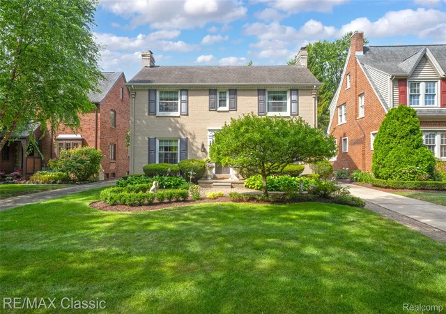Photo 3 of Single family home for sale at 26055 York Rd, Huntington Woods, MI 48070 | MLS# 20261057973 | Listing updated on 2026-08-30