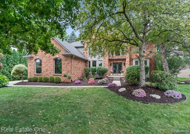 1st image of 1816 Sudbury Ct, Rochester Hills, MI 48306 | MLS# 20261057972