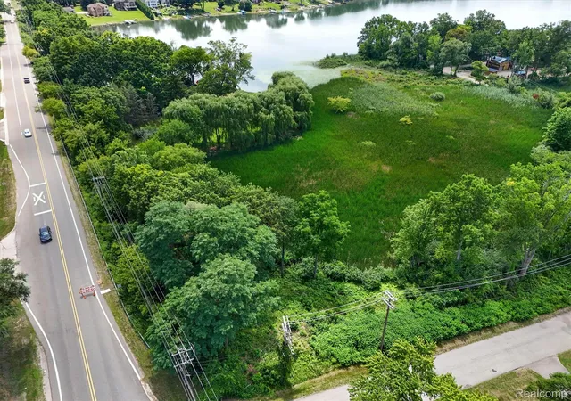 Land for sale at 3039 Mccormick Dr, Waterford, MI 48328 | MLS# 20261057976