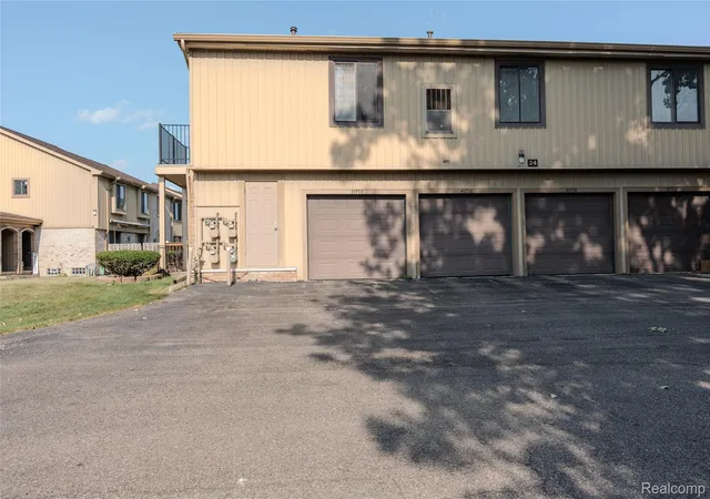17th image of 41708 Bedford Dr, Canton, MI 48187 | MLS# 20261057986