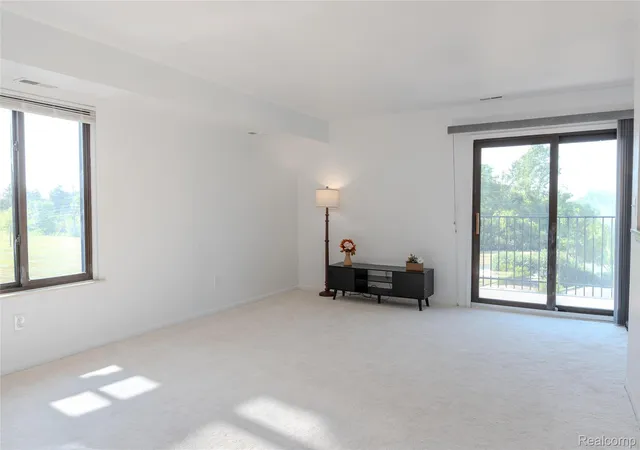 4th image of 41708 Bedford Dr, Canton, MI 48187 | MLS# 20261057986