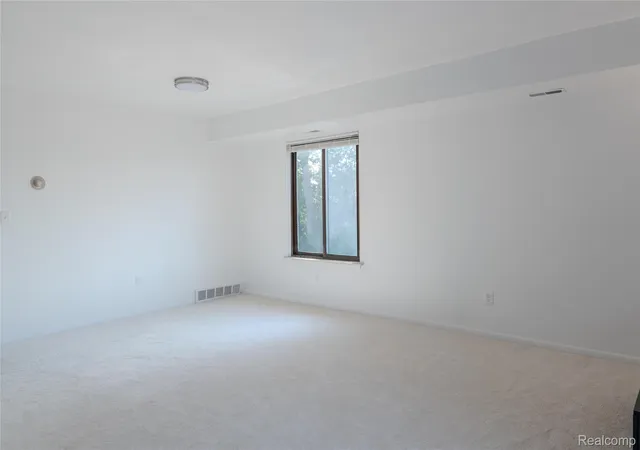 5th image of 41708 Bedford Dr, Canton, MI 48187 | MLS# 20261057986