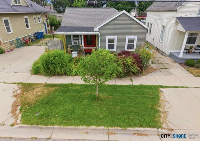 1st image of 413 N 6th St, Grand Haven, MI 49417 | MLS# 71026038582