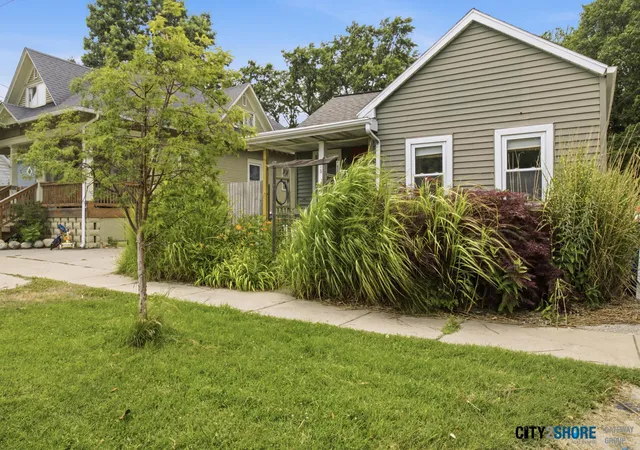 2nd image of 413 N 6th St, Grand Haven, MI 49417 | MLS# 71026038582