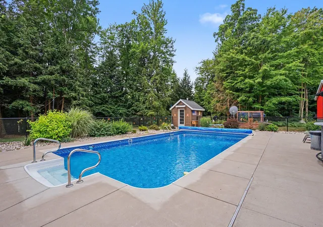 Photo 4 of Single family home for sale at 6914 S 128th Avenue, Rothbury, MI 49452 | MLS# 67026038584 | Listing updated on 2026-08-26