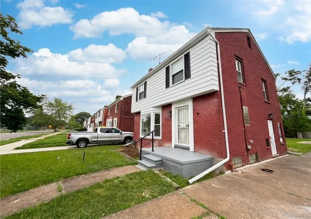 Photo 4 of Single family home for sale at 15293 Mapleridge St, Detroit, MI 48205 | MLS# 20261058000 | Listing updated on 2026-07-28