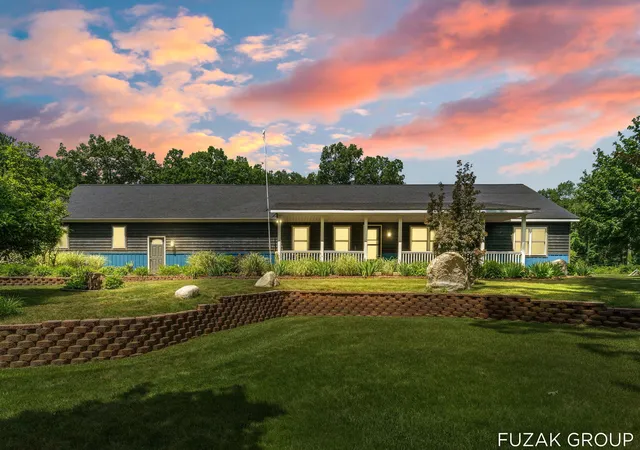 Photo 2 of Single family home for sale at 1780 Shady Ln, Allegan, MI 49010 | MLS# 71026038586 | Listing updated on 2026-08-31