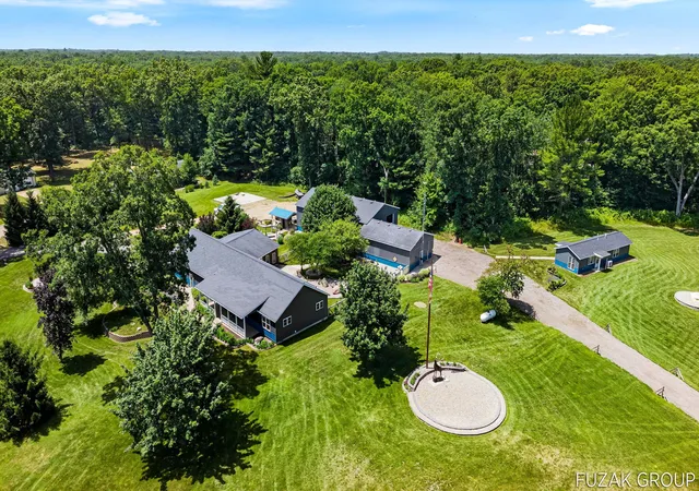 Photo 3 of Single family home for sale at 1780 Shady Ln, Allegan, MI 49010 | MLS# 71026038586 | Listing updated on 2026-08-31