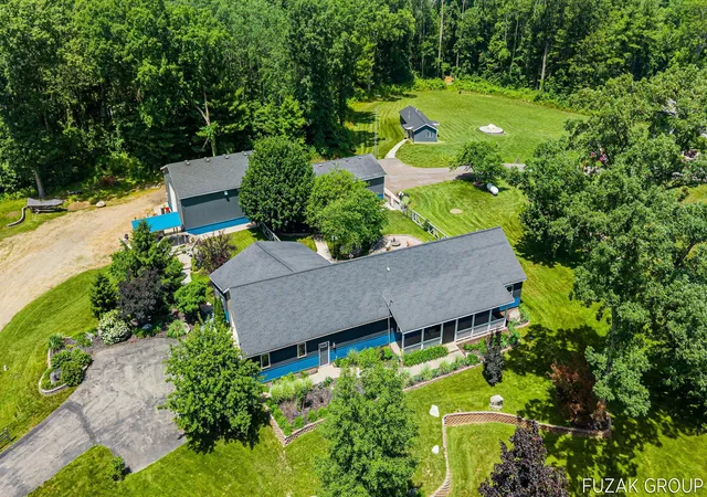 Photo 4 of Single family home for sale at 1780 Shady Ln, Allegan, MI 49010 | MLS# 71026038586 | Listing updated on 2026-10-07