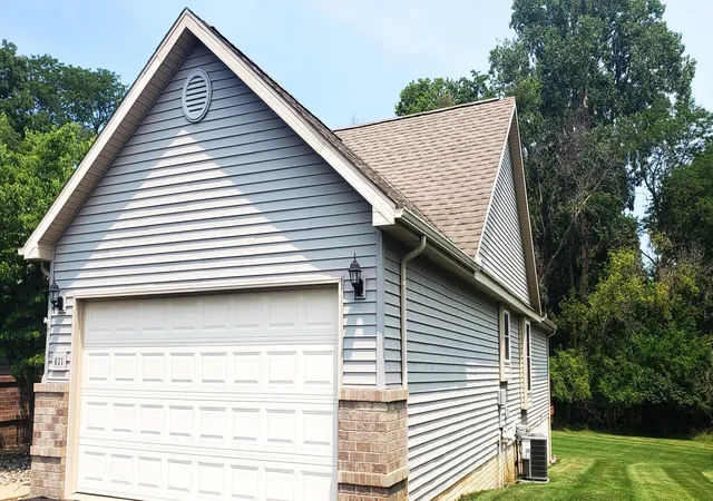 2nd image of 621 Ridge Ln, Tecumseh, MI 49286 | MLS# 81026038590