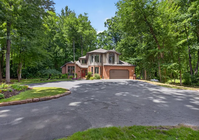 1st image of 5025 Firethorne Dr, Jackson, MI 49201 | MLS# 55026038589