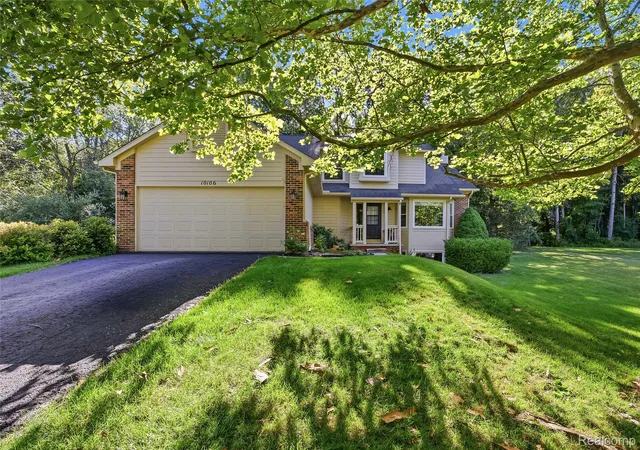 1st image of 10106 Orchard Ridge Ct, Holly, MI 48442 | MLS# 20261058007
