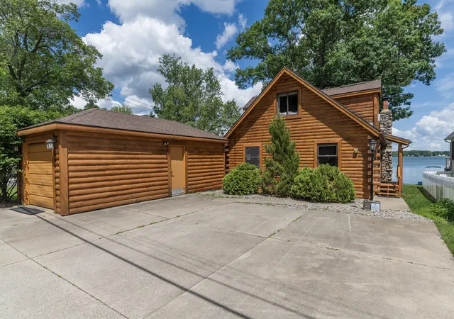 2nd image of 9715 Woodlawn Dr, Portage, MI 49002 | MLS# 66026038592
